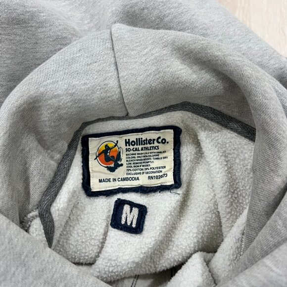Vintage Hollister Fleece Grey Patch Logo Hoodie - Picture 5 of 5